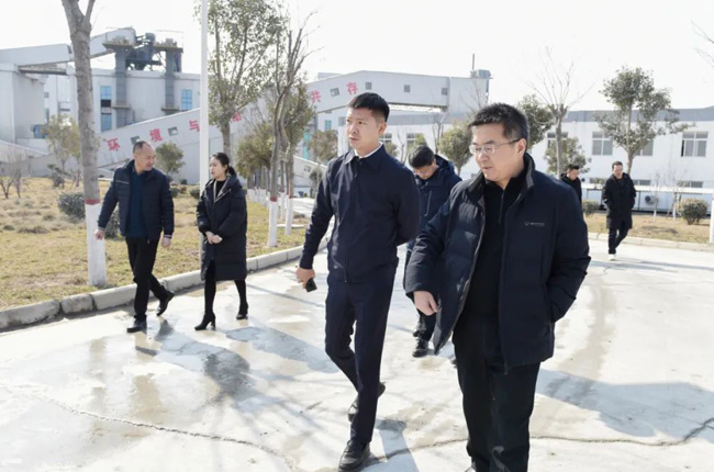 考察衛(wèi)輝市藍(lán)天環(huán)保材料有限公司多位一體建材項(xiàng)目