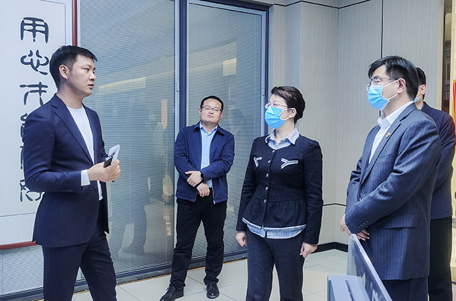 實地調研中譽鼎力綠色建材工業互聯網大數據中心