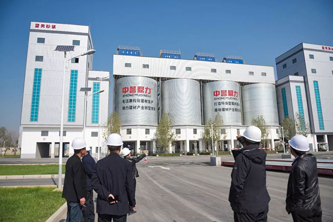 參觀藍天環(huán)保四位一體項目