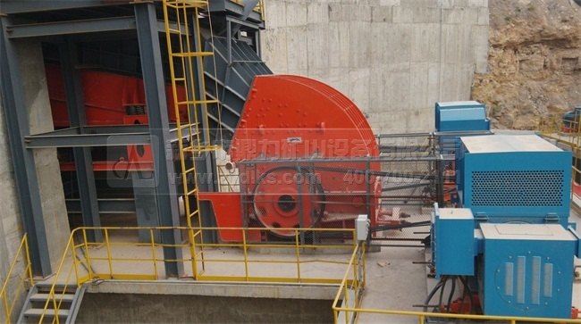 重型錘式破碎機(jī)