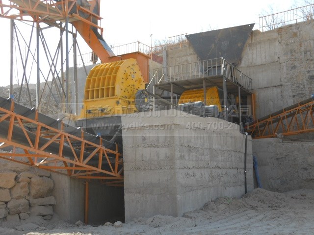 四川錘式破碎機使用現場