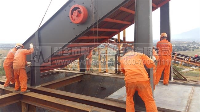 團隊安裝破碎生產線設備