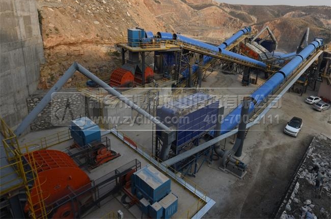 錘式破碎機使用現(xiàn)場