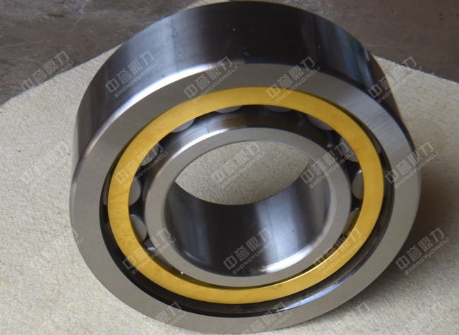 破碎機(jī)軸承近照