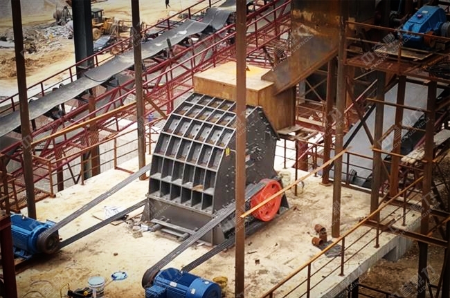 石灰石破碎機(粗碎設備)