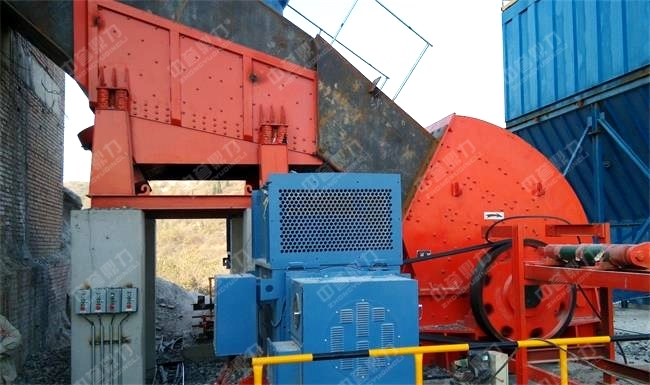 喂料機(jī)在卸料倉的下前方