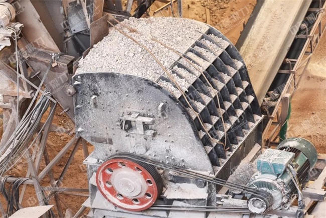 生產線上的破碎設備