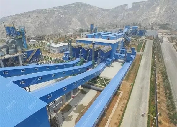 道路硬化過的采石場現(xiàn)場