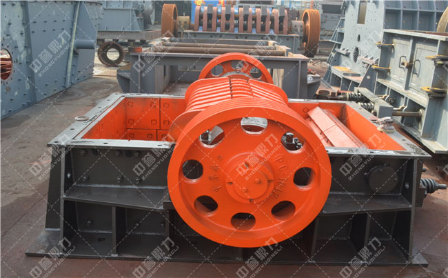 錘破內(nèi)部結構