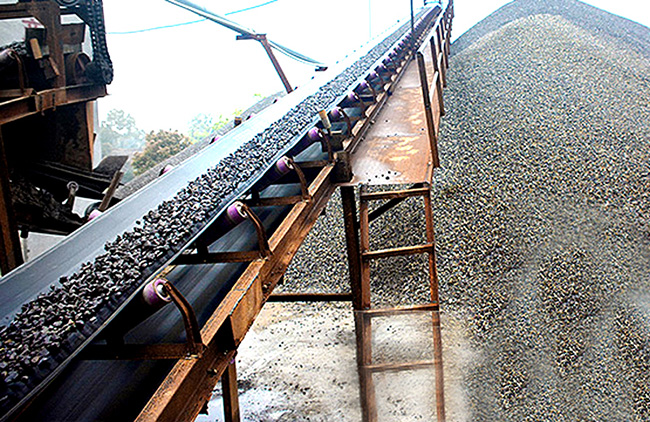 大型石子破碎機生產(chǎn)線