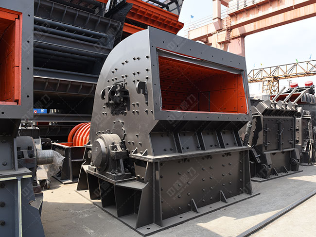 1400x1400箱式破碎機(jī)