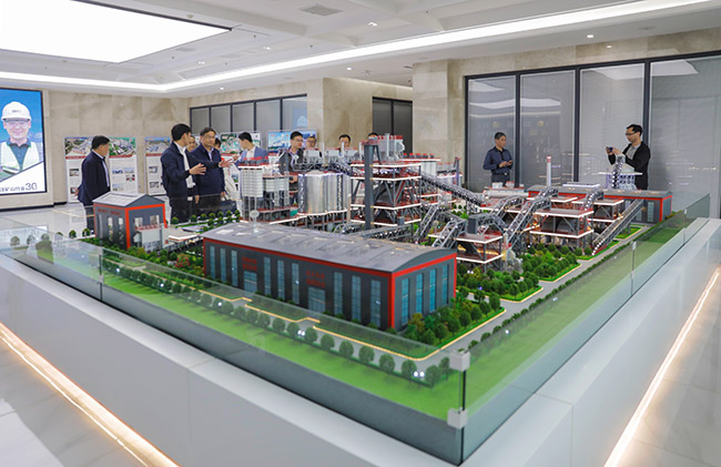 張治民董事長介紹中譽鼎力循環(huán)建材產業(yè)園項目